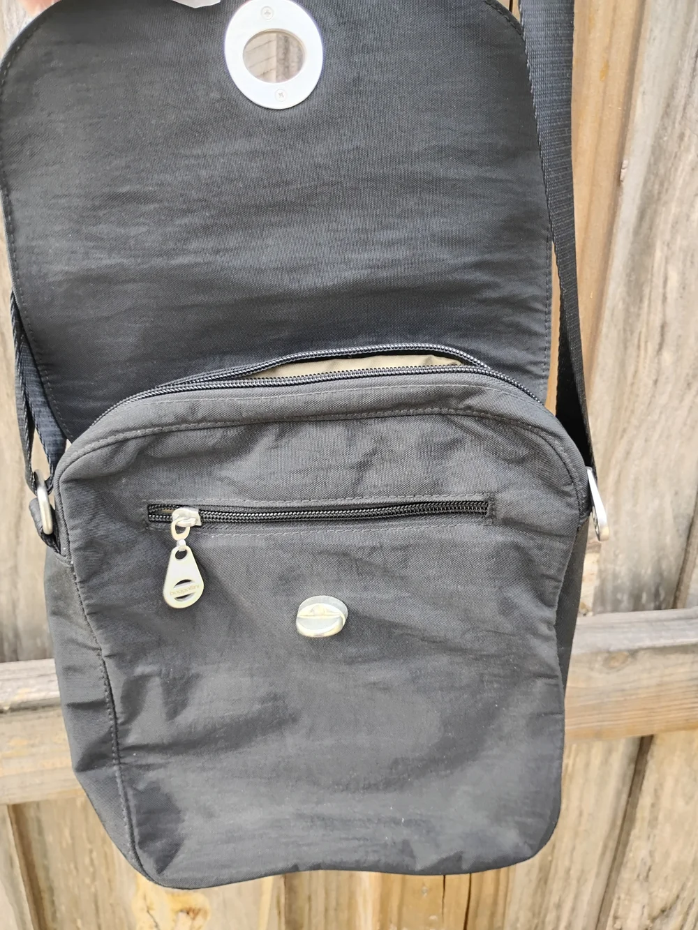 Vintage Baggallini Crossbody Zippered Turnlock Pocket Black